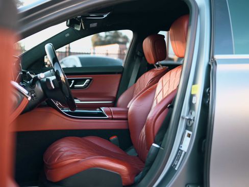 Used 2022 Mercedes-Benz S 580 4MATIC Sedan image 9