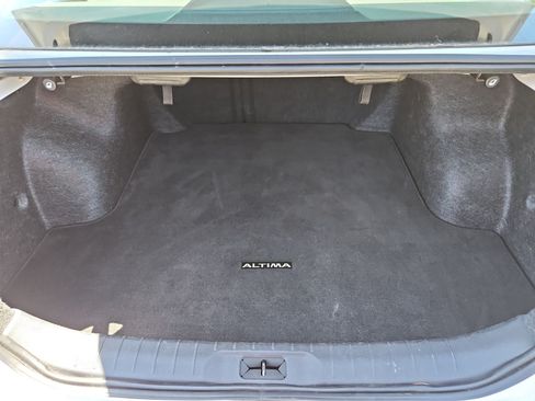 Used 2024 Nissan Altima 2.5 SR FWD image 19