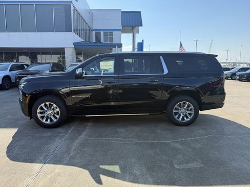 New 2026 Chevrolet Suburban Premier w/ Sun And Tow Package image 21