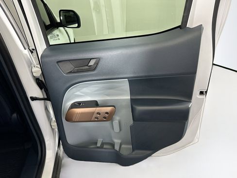 Used 2022 Ford Maverick Lariat w/ Lariat Luxury Package image 28