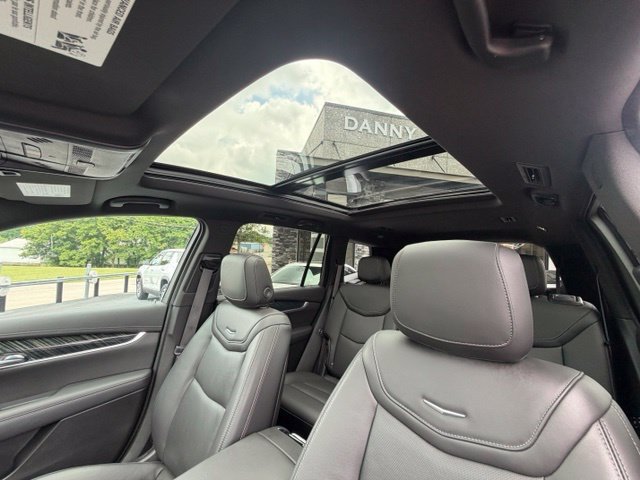 Used 2024 Cadillac XT6 Premium Luxury w/ LPO, Floor Liner Package AWD/4WD image 9
