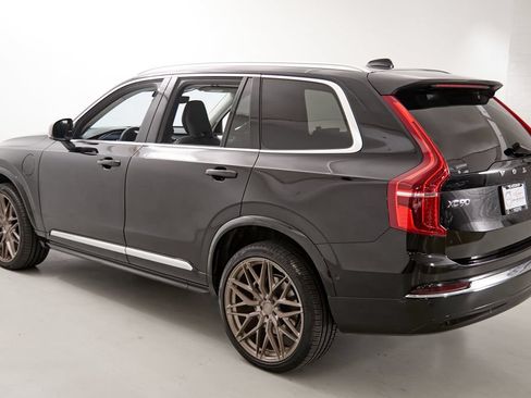 Used 2023 Volvo XC90 T8 Ultimate w/ Lounge Package AWD/4WD image 10