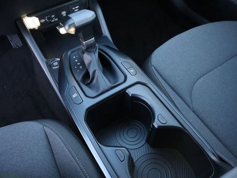 New 2025 Kia K4 LXS image 32