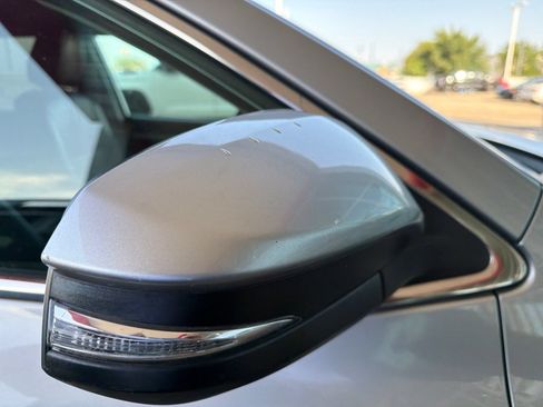 Used 2018 Toyota Highlander LE w/ Protection Package #3 AWD/4WD image 18