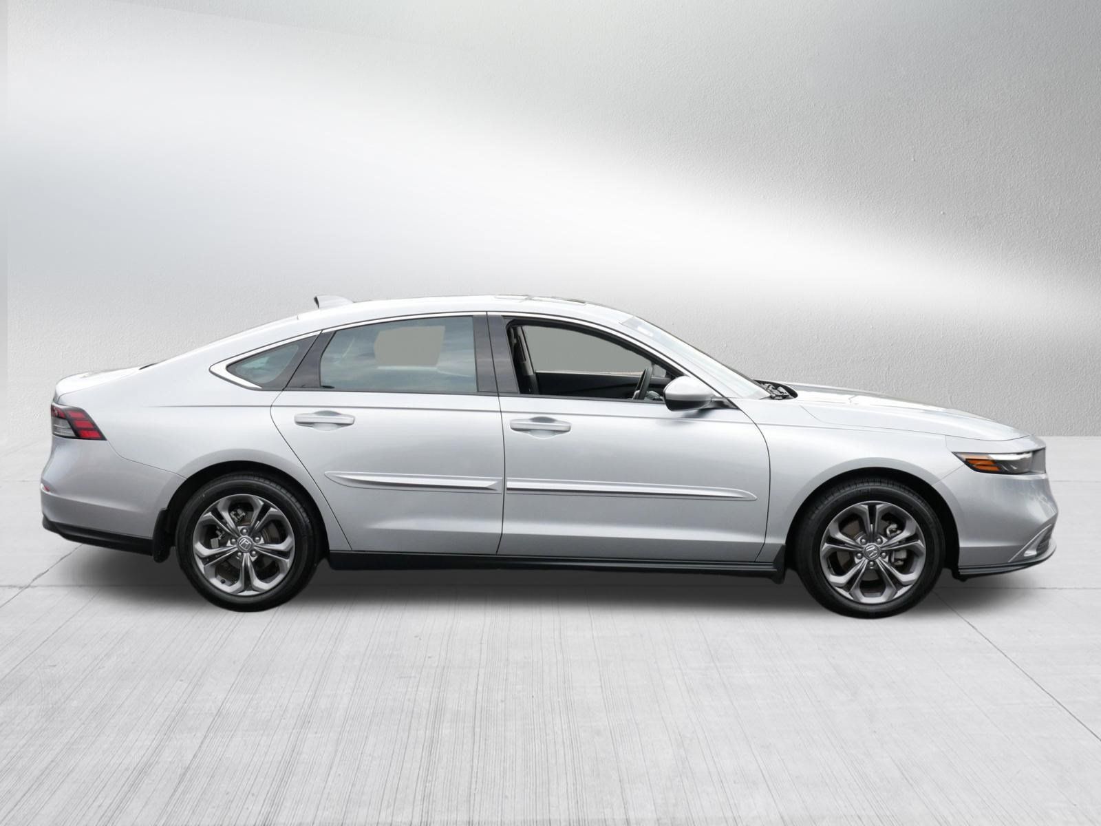 Used 2024 Honda Accord EX image 8