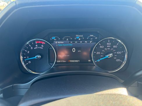 Used 2019 Ford F250 Platinum w/ Platinum Ultimate Package image 19