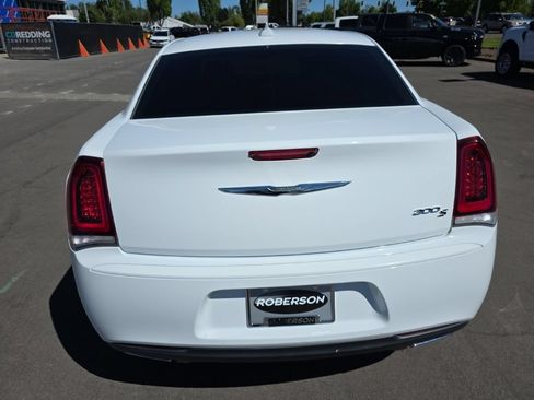 Used 2018 Chrysler 300 S RWD image 4
