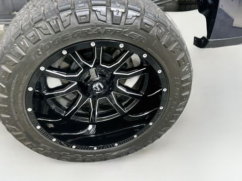 Used 2020 Chevrolet Silverado 1500 LT w/ Texas Edition RWD image 11