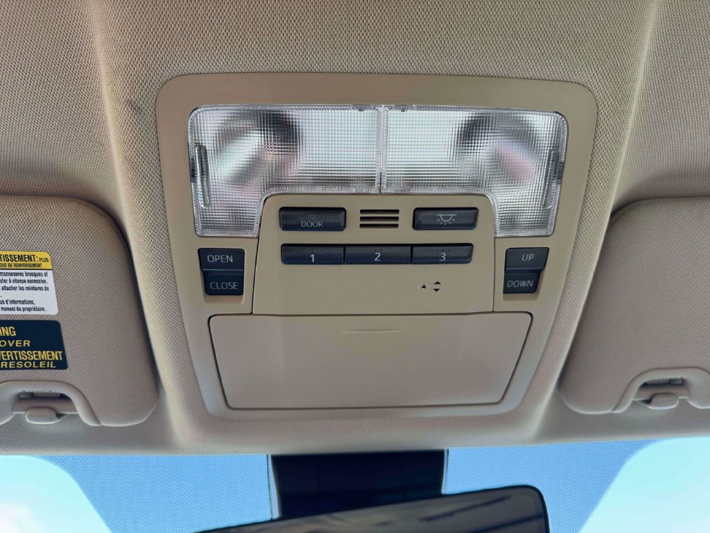 Used 2019 Toyota Highlander XLE AWD/4WD image 33