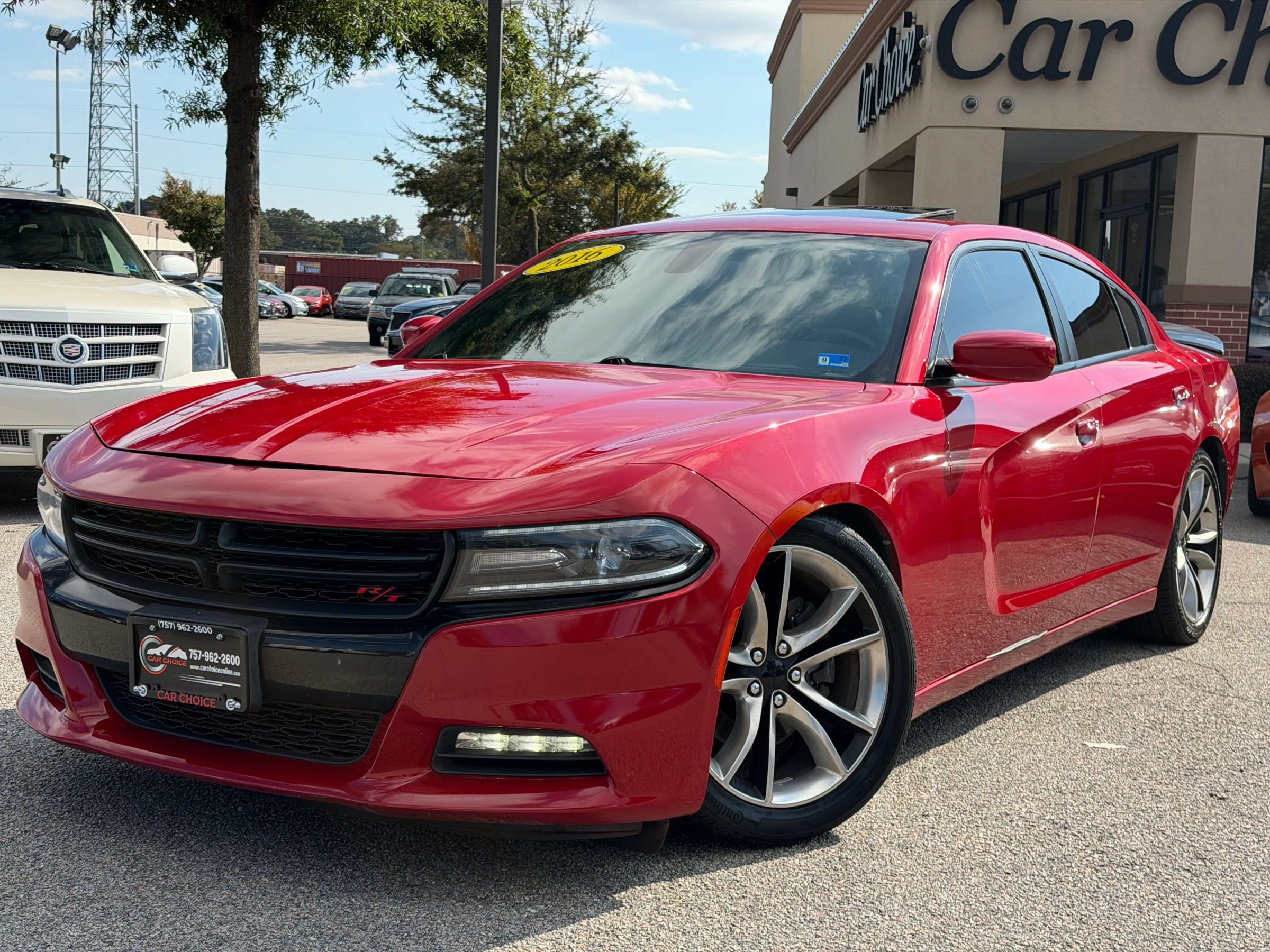 Used 2016 Dodge Charger R/T RWD image 1