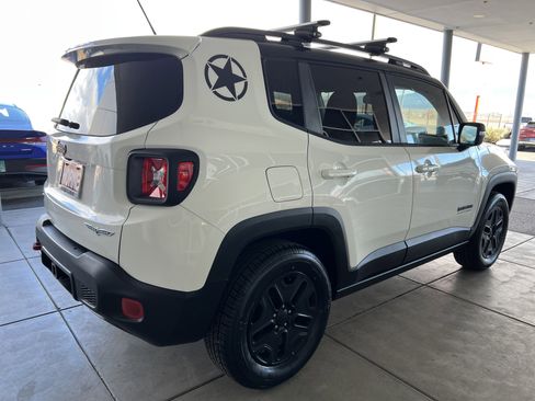Used 2017 Jeep Renegade Trailhawk image 4