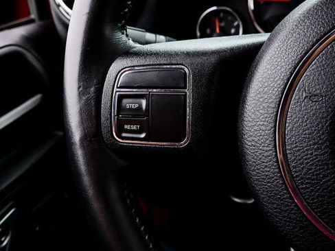 Used 2018 Jeep Wrangler Rubicon w/ Power Convenience Group image 28