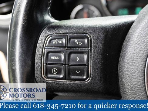 Used 2014 Jeep Wrangler Unlimited Sahara w/ Connectivity Group AWD/4WD image 31