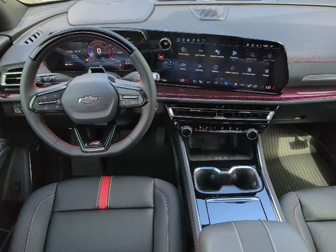 New 2026 Chevrolet Traverse RS w/ LPO, Floor Liner Package FWD image 4
