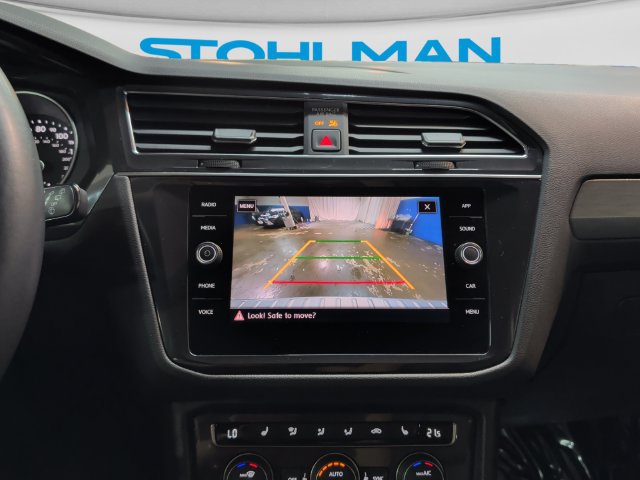 Used 2020 Volkswagen Tiguan SE FWD image 16