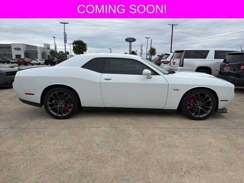 Used 2023 Dodge Challenger R/T w/ Plus Package image 8