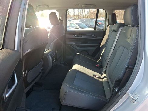 Certified 2023 Jeep Grand Cherokee Laredo image 11