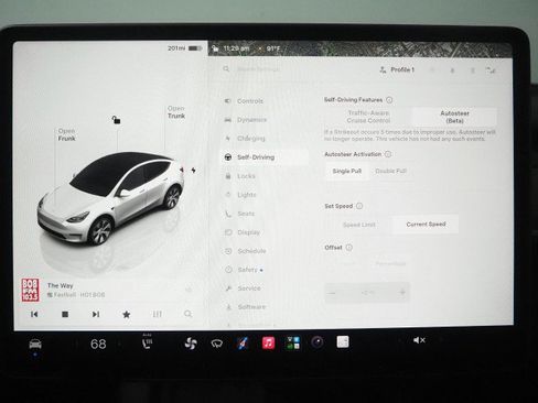 Used 2023 Tesla Model Y Long Range AWD/4WD image 28