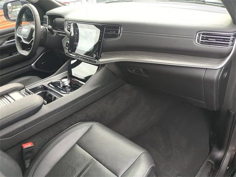 Used 2024 Jeep Wagoneer Series II image 15