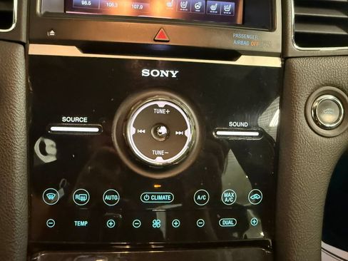 Used 2013 Ford Taurus Limited FWD image 37