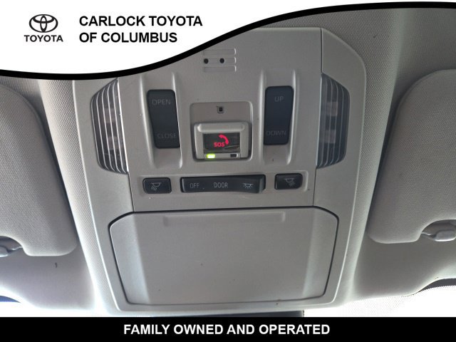 Used 2022 Toyota Highlander XLE AWD/4WD image 32