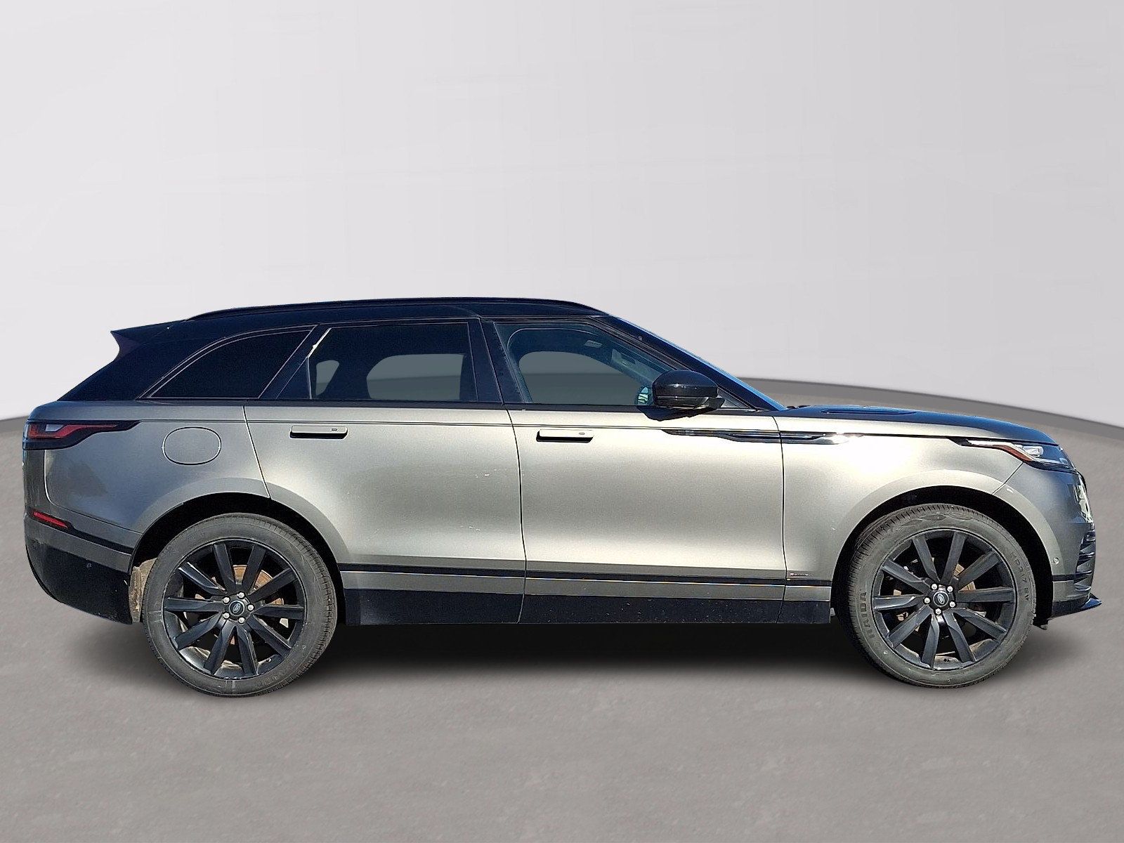 Used 2018 Land Rover Range Rover Velar R-Dynamic HSE AWD/4WD image 7