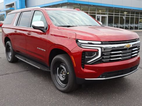 New 2026 Chevrolet Suburban Premier AWD/4WD image 2