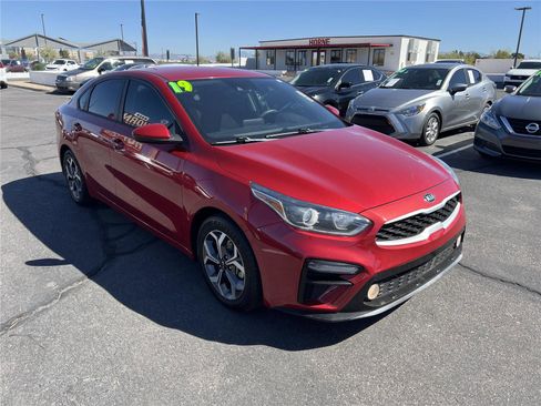 Used 2019 Kia Forte LXS FWD image 3