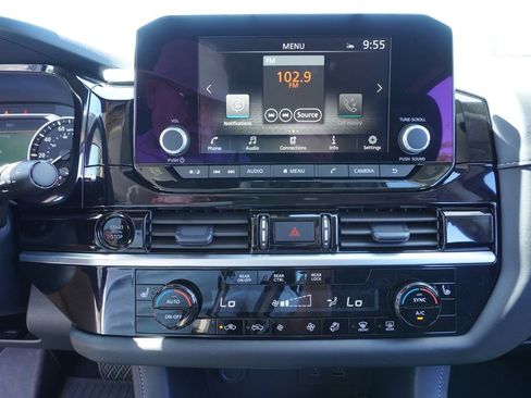 New 2025 Nissan Pathfinder SV image 20