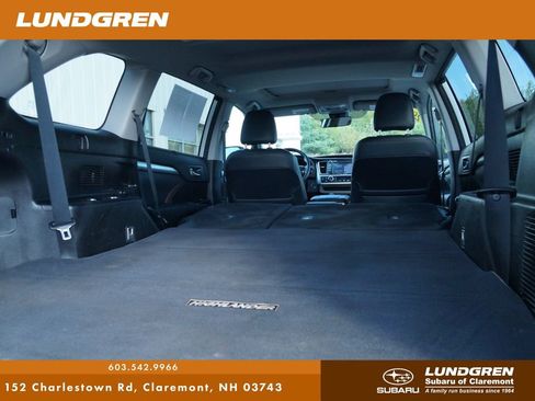 Used 2018 Toyota Highlander XLE w/ Carpet Mat Package (TMS) AWD/4WD image 39