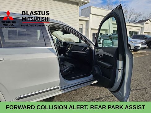 Used 2025 Volvo XC90 B6 Ultra w/ Protection Package Premier image 11