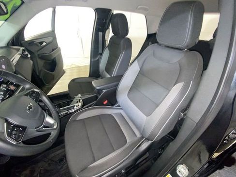 Used 2025 Chevrolet TrailBlazer LT w/ Convenience Package AWD/4WD image 15