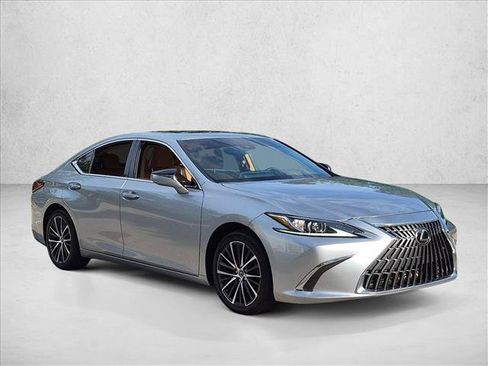 Used 2023 Lexus ES 350 w/ Premium Package FWD image 3