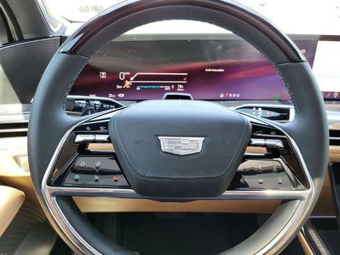 New 2025 Cadillac Escalade IQ Luxury 2 w/ LPO, Etrunk Organizer Package image 28