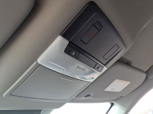 Certified 2025 Nissan Rogue SV image 30