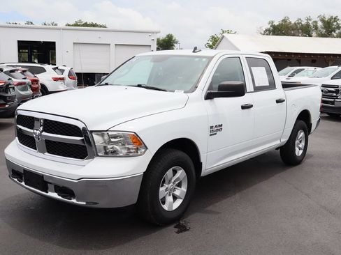Used 2022 RAM 1500 Classic SLT w/ Electronics Group AWD/4WD image 5