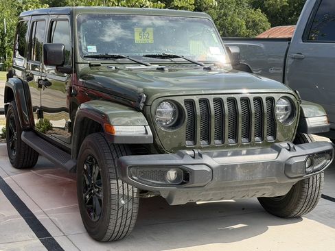 Used 2020 Jeep Wrangler Unlimited Sahara AWD/4WD image 3