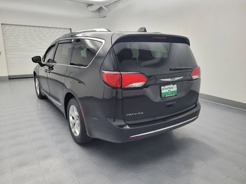 Used 2017 Chrysler Pacifica Touring-L Plus w/ Tire & Wheel Group FWD image 5