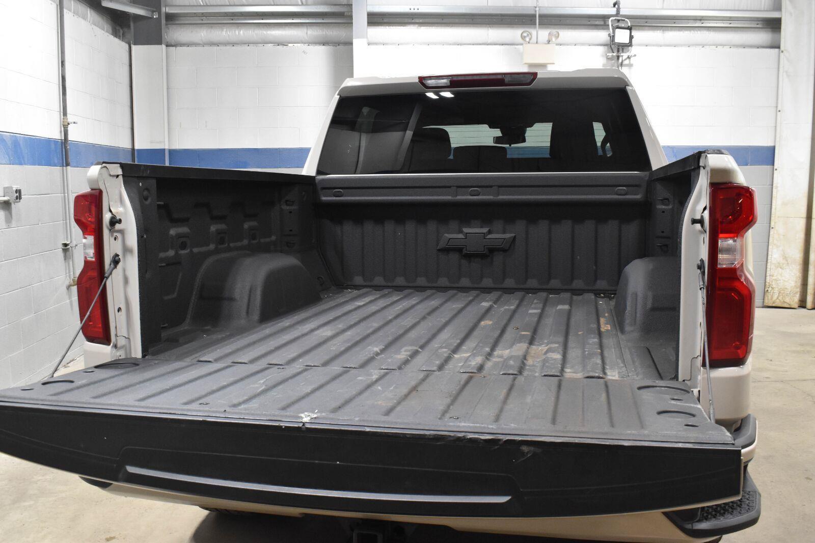 Used 2026 Chevrolet Silverado 1500 RST w/ RST Select Package AWD/4WD image 24