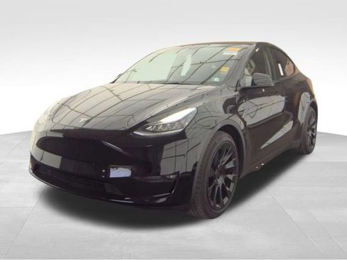 Used 2021 Tesla Model Y Long Range AWD/4WD image 3