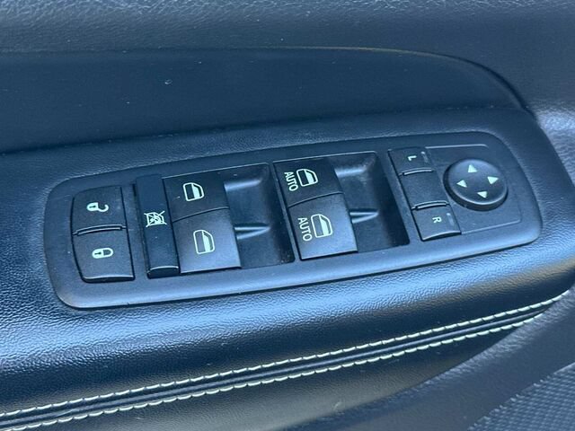 Used 2016 Jeep Grand Cherokee Limited w/ Trailer Tow Group IV AWD/4WD image 13