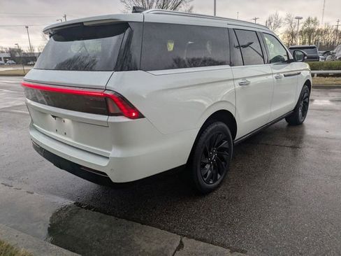 New 2026 Lincoln Navigator L Black Label AWD/4WD image 11