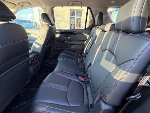 New 2025 Honda Pilot EX-L image 7