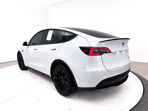 Used 2023 Tesla Model Y AWD image 16