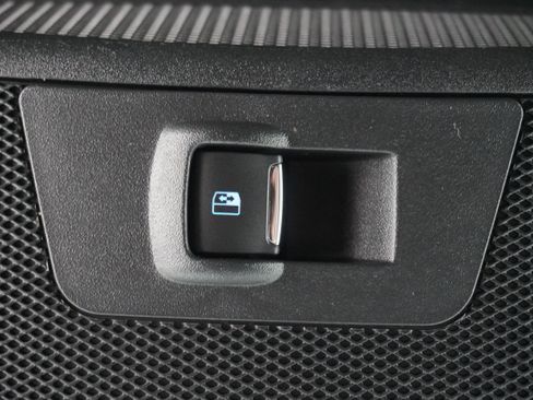 Used 2015 Ford F150 XLT w/ Equipment Group 302A Luxury image 22