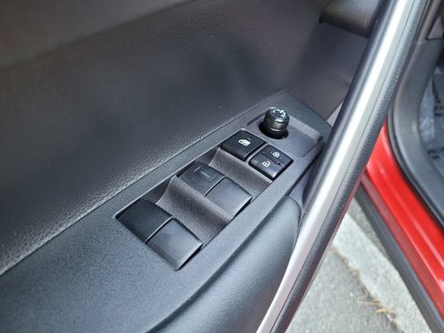 Used 2025 Toyota Corolla Cross AWD Hybrid w/ Moonroof Package image 26