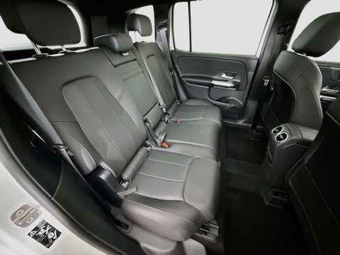 Used 2025 Mercedes-Benz GLB 250 image 26