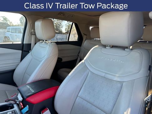 Used 2023 Ford Explorer Platinum w/ Technology Package image 11