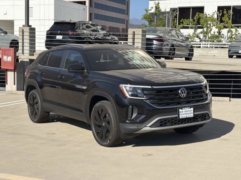 New 2026 Volkswagen Atlas Cross Sport SE FWD image 1