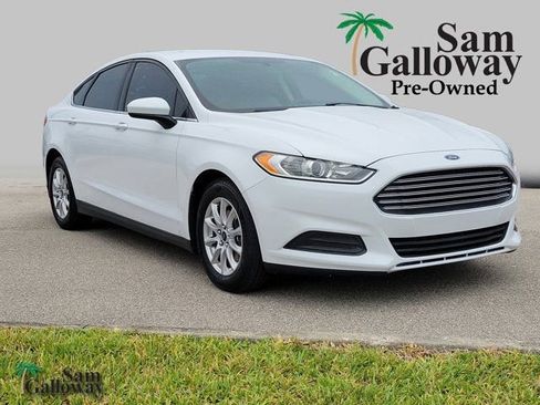 Used 2015 Ford Fusion S FWD image 1